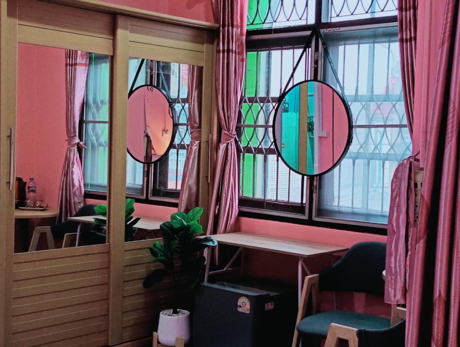 Ruenthip Homestay Bangkok Exterior foto